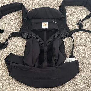 ErgoBaby 360 Omni cool air mesh carrier in onyx black